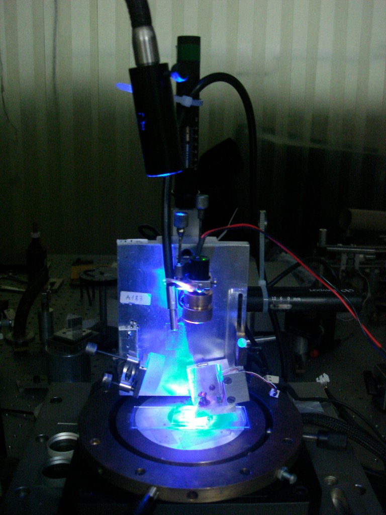 AFM iluminado